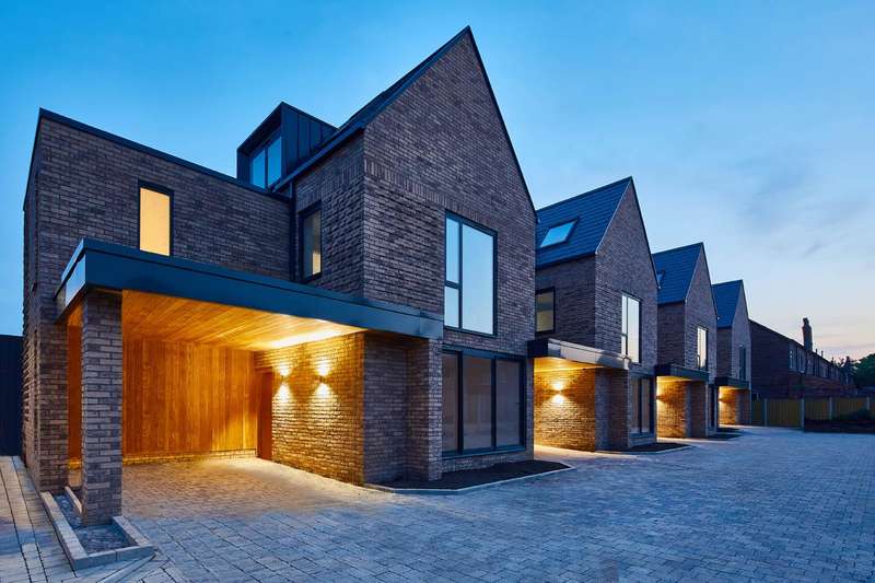 4 Bedroom Town House To Rent In The Mount, Hale Barns, Altrincham, WA15