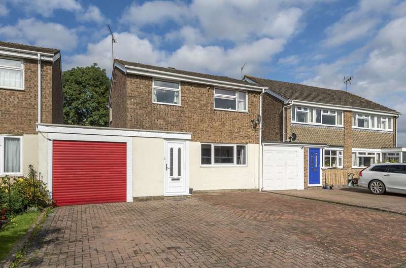 3 Bedroom Link Detached House For Sale In Deansfield, Cricklade
