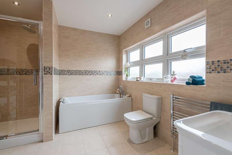 5 Bedroom Detached For Sale In St Johns Road, Driffield, YO25