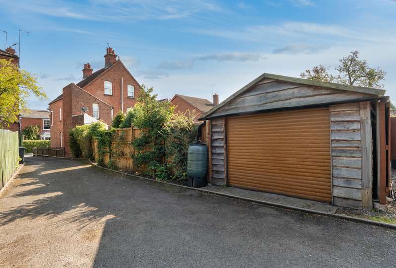 4 Bedroom Property For Sale In Wood Street, Wollaston, Stourbridge, DY8