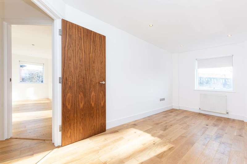 2 Bedroom Flat To Rent In Haydons Road, Wimbledon, SW19