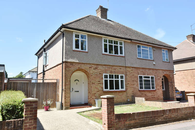 3 Bedroom SemiDetached House For Sale In Newlands Walk, Watford, WD25