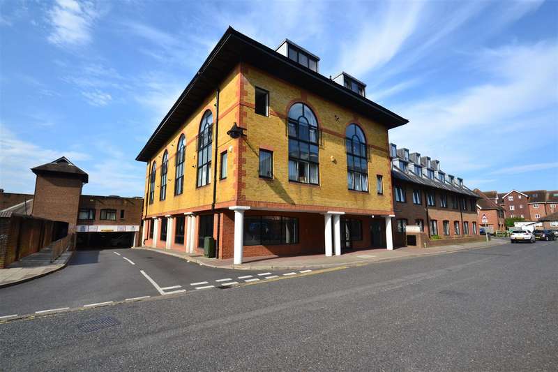 Flat To Rent In Consort Way, Horley, RH6