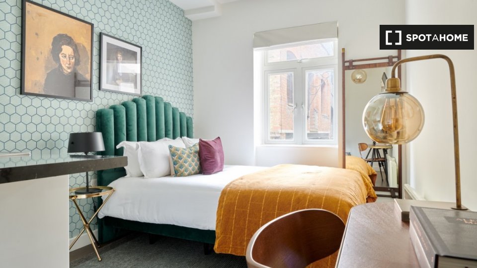 Studio To Rent In St John St, EC1V