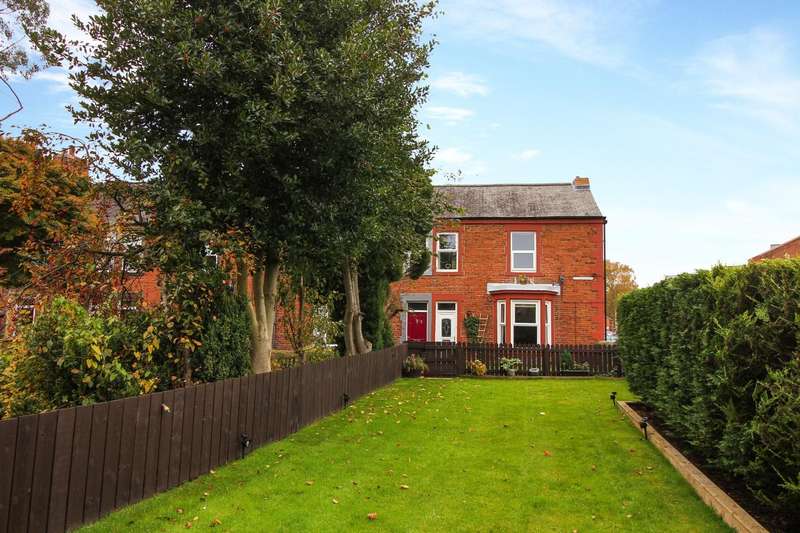 Houses for sale in Alnwick, NE66, Northumberland