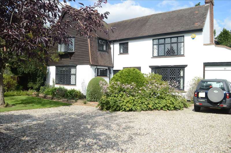 4 Bedroom Detached House For Sale In Roxwell Road, Chelmsford, CM1