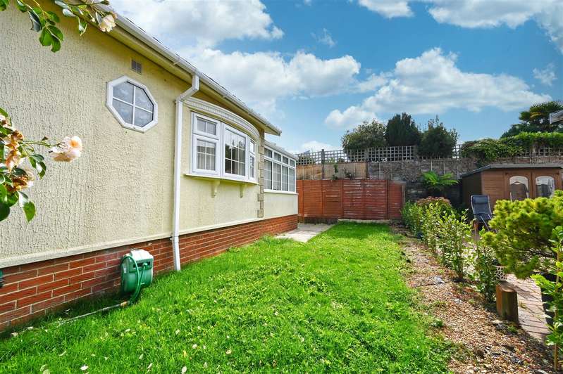 3 Bedroom Park Home For Sale In Honeysuckle Drive, Bognor Regis, PO21