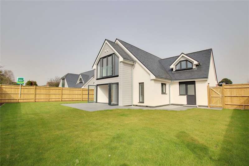 4 Bedroom Detached House For Sale In Sea Lane, Ferring, BN12