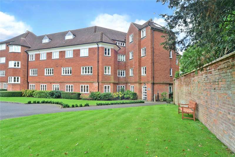 2 Bedroom Flat For Sale In Elizabeth Drive, Banstead, Surrey, SM7