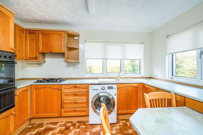 2 Bedroom Detached Bungalow For Sale In Daphne Road, Neath, SA10