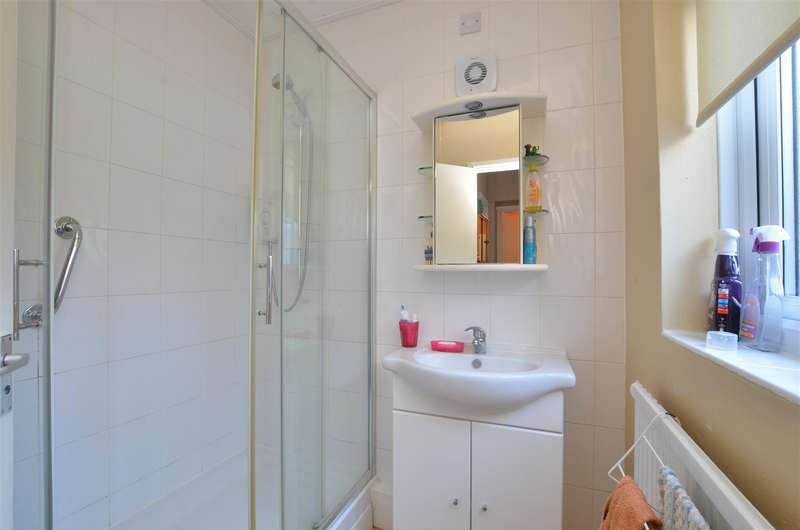 2 Bedroom Semi Detached Bungalow For Sale In Oak Avenue, Norwich, NR7