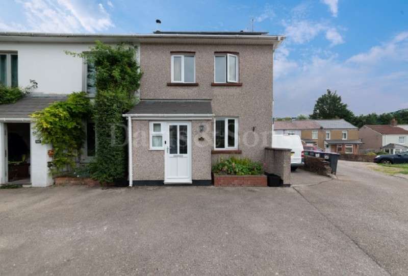 3 Bedroom Semi Detached House For Sale In The Highway, New Inn