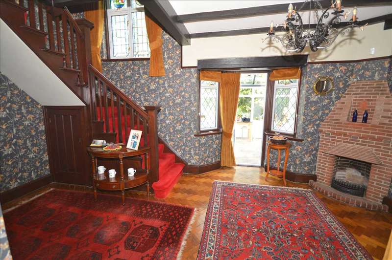 4 Bedroom Detached House For Sale In Roxwell Road, Chelmsford, CM1