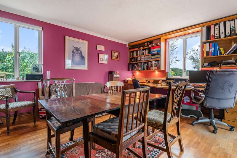 5 Bedroom Detached House For Sale In Shrivenham Road, Highworth