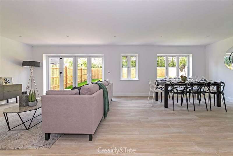 4 Bedroom Property For Sale In Chiltern Hills Close, Tring