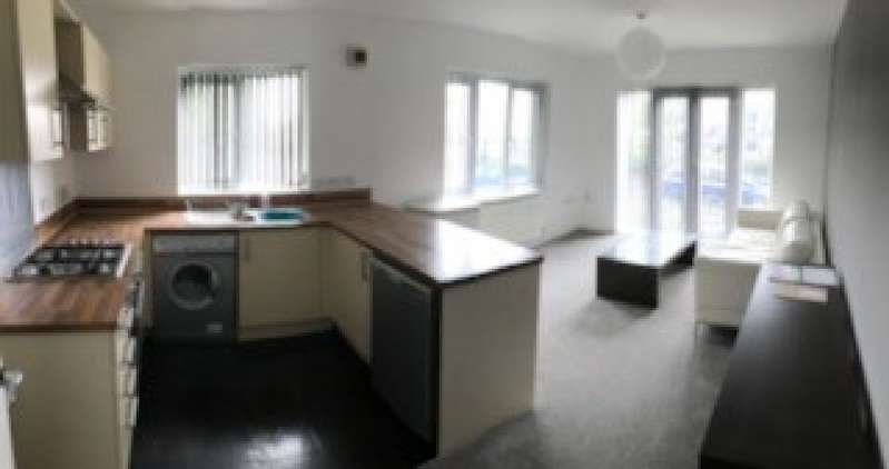 3 Bedroom Flat To Rent In Hassocks Close, Beeston, Nottingham, Nottinghamshire, NG9
