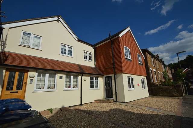 1 Bedroom Apartment To Rent In 1 Bedroom Ground Floor Apartment In Godalming, GU7