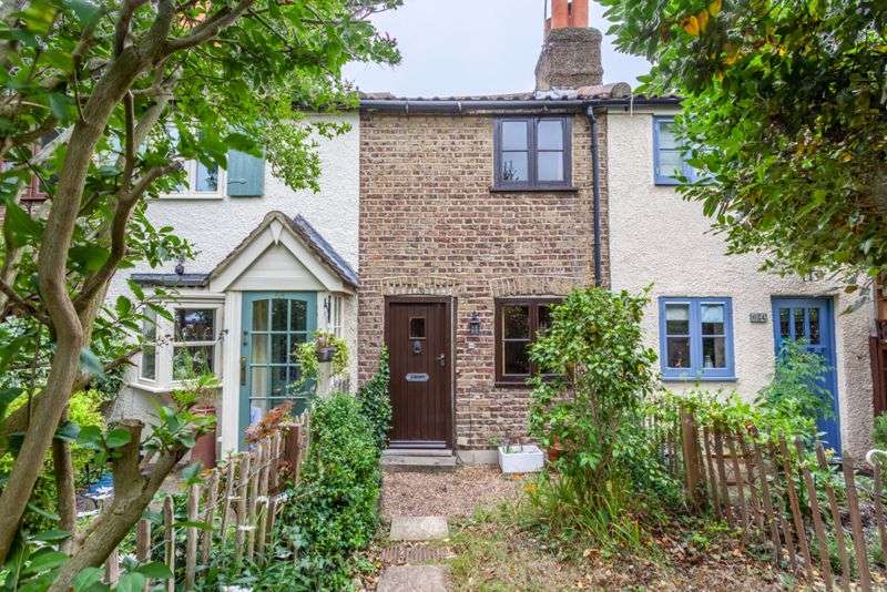 2 Bedroom Property For Sale In Park Road, Hampton Wick, KT1