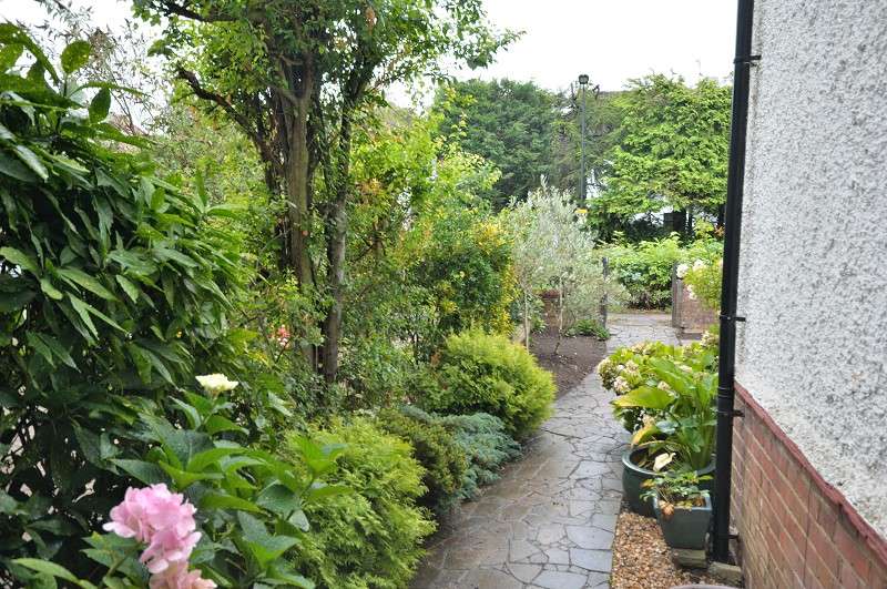 3 Bedroom Semi Detached House For Sale In Meadway, Southgate, London. N14