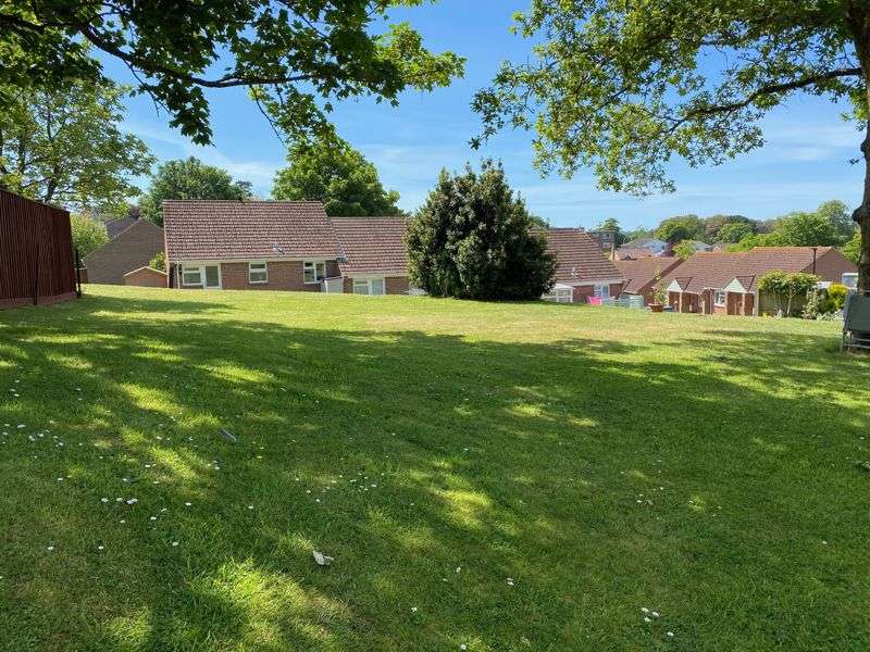 2 Bedroom Property For Sale In East Cowes, PO32