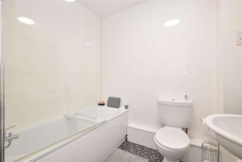 2 Bedroom Flat For Sale In Billys Copse, , Leigh Park, Havant
