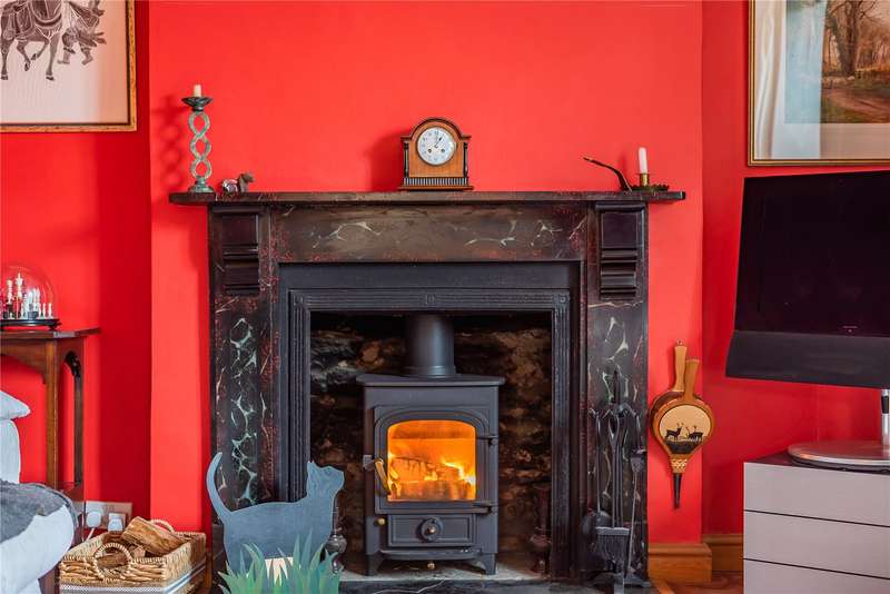 5 Bedroom Detached House For Sale In Shrivenham Road, Highworth