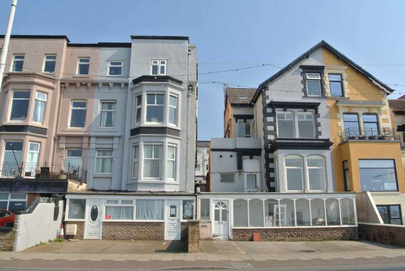 2 Bedroom Flat To Rent In The Promenade, Blackpool, FY1