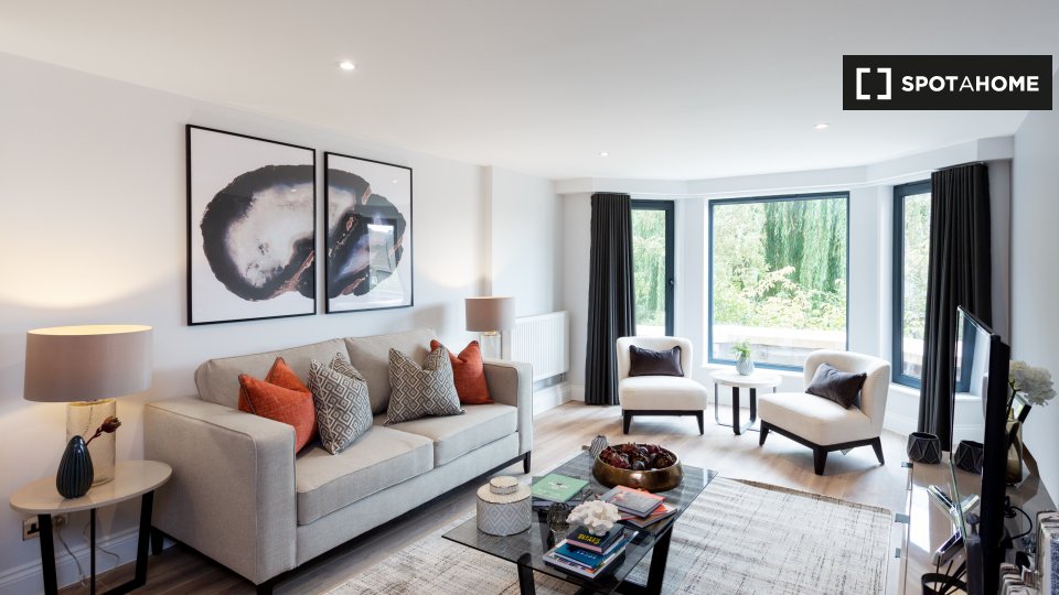 2 Bedroom Flat To Rent In Flat, SW5