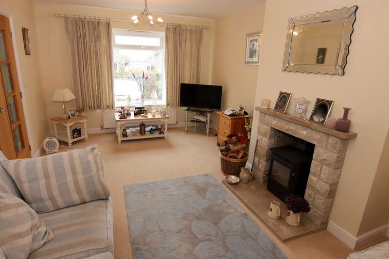 3 Bedroom Bungalow For Sale In Bay Crescent, Swanage, BH19