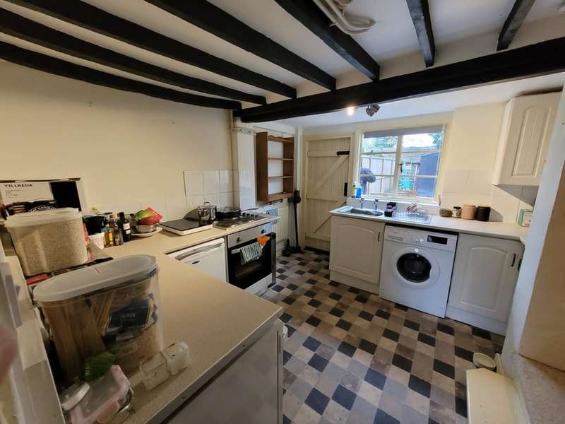 2 Bedroom Cottage To Rent In Woodchurch, Ashford, TN26