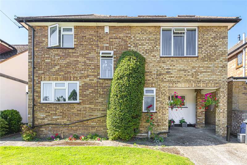 4 Bedroom Detached House Under Offer In Brookdene Avenue, Oxhey Hall