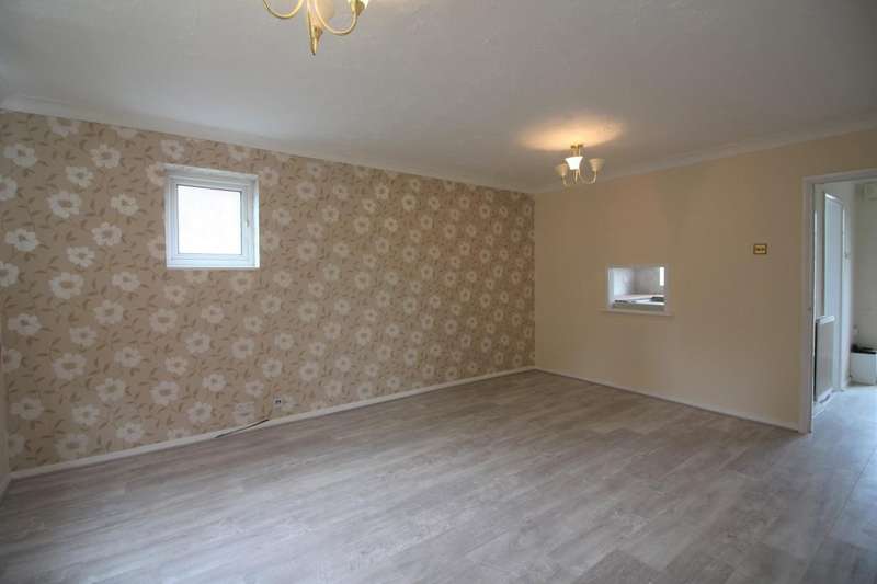 2 Bedroom Maisonette Flat To Rent In The Greenway, Ickenham, Uxbridge, UB10