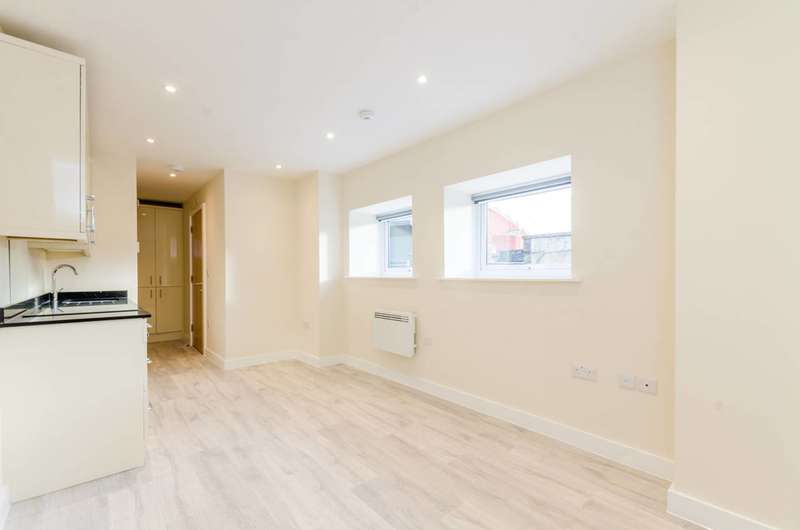 Flat To Rent In Brixton Road, Brixton, SW9