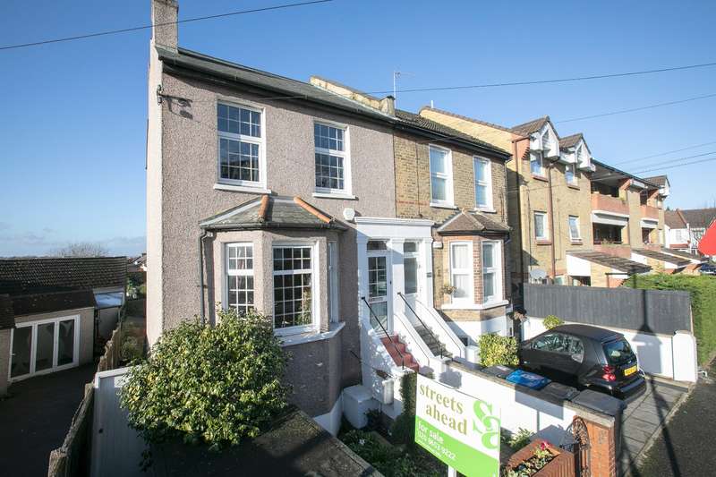 4 Bedroom SemiDetached House For Sale In Livingstone Road, Thornton