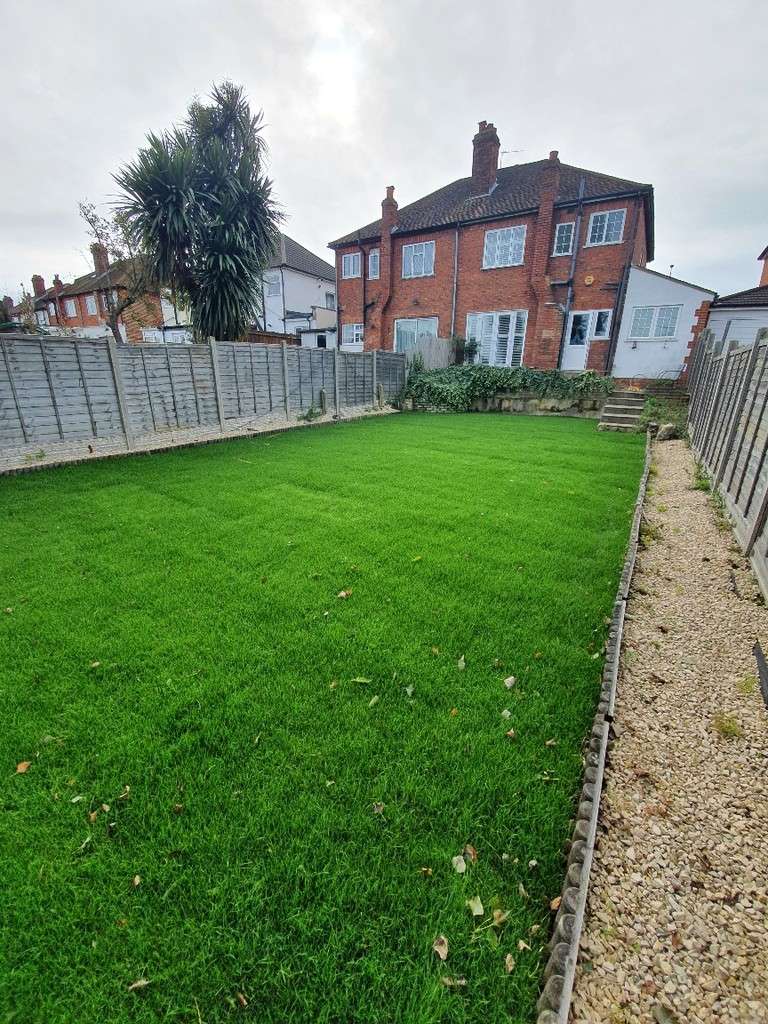 3 Bedroom Semi Detached For Sale In Sidcup Road, London, SE9