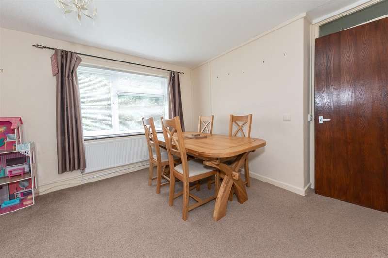 2 Bedroom For Sale In Wolston Close, Luton, Bedfordshire, LU1