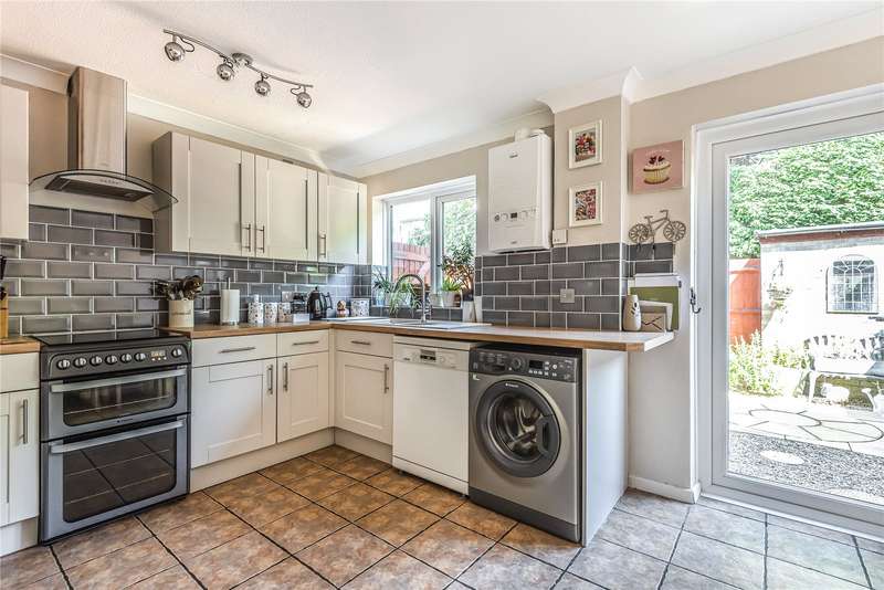 3 Bedroom End Of Terrace House For Sale In Whitewell Close, Arborfield