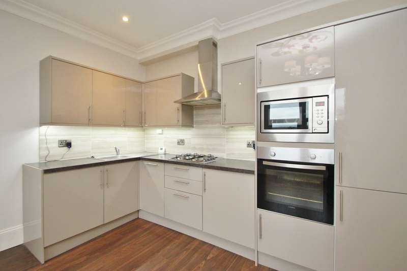 2 Bedroom Flat To Rent In High Road, Woodford Green, IG8