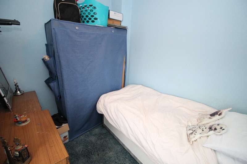 3 Bedroom Semi Detached House For Sale In The Green, Featherstone