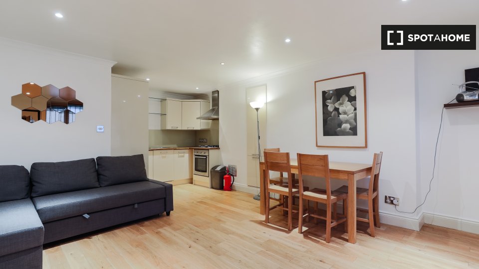 2 Bedroom Flat To Rent In Sussex Gardens, W2