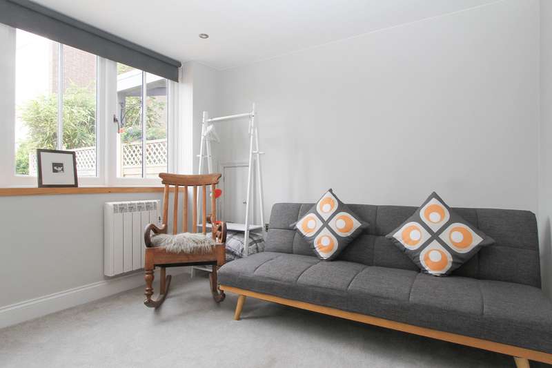 2 Bedroom Property To Rent In Alexandra Road, Clevedon, BS21