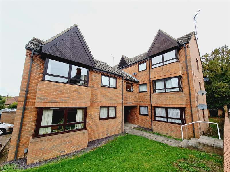 1 Bedroom Flat For Sale In North Street, Rushden, NN10
