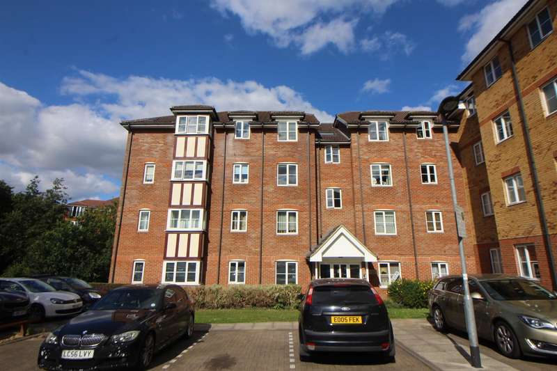 2 Bedroom Flat For Sale In Yukon Road, Broxbourne, EN10
