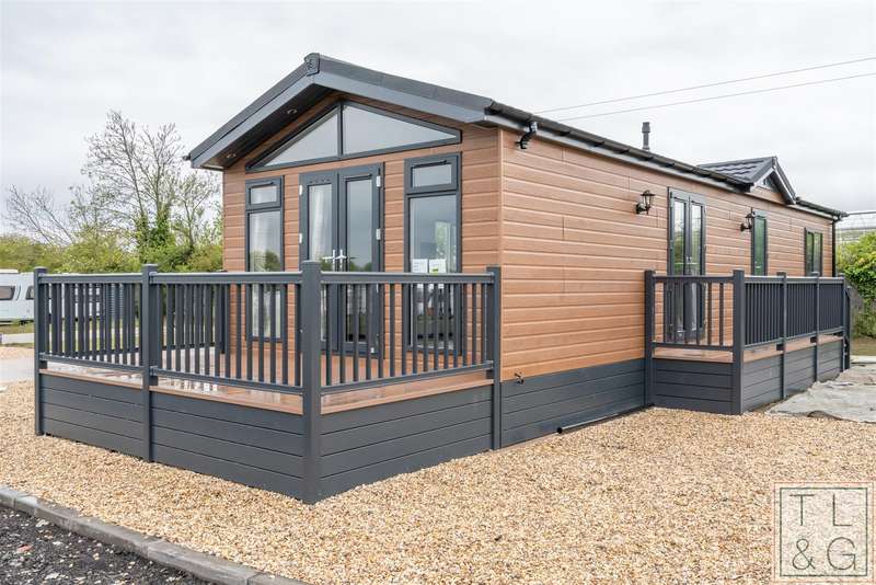 2 Bedroom Park Home For Sale In Broadway Road, Evesham, WR11