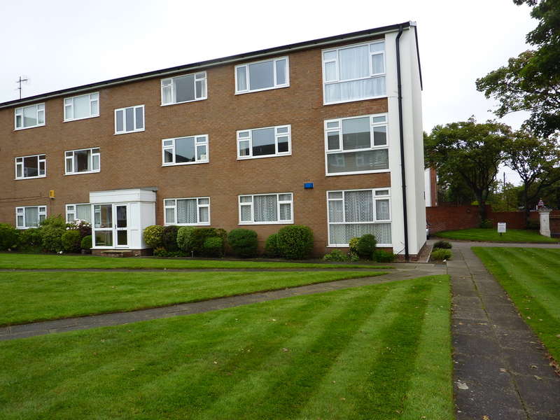 2 Bedroom Ground Flat For Sale In Nicholas Road, Blundellsands