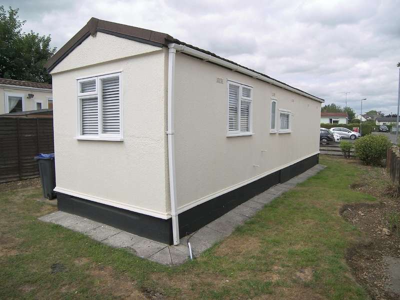 1 Bedroom Detached Bungalow For Sale In Northleaze, Corsham, SN13
