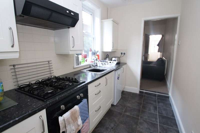 3 Bedroom House To Rent In Montague Road, Leicester, LE2
