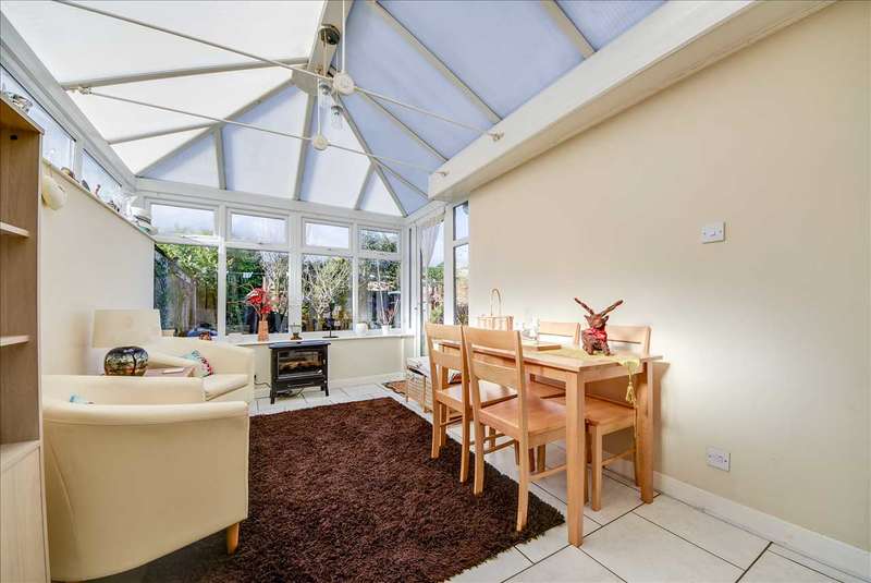 3 Bedroom Bungalow For Sale In Hulme Way, Wellingborough, NN8