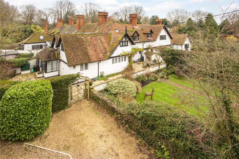 3 Bedroom Terraced House Under Offer In Ferry Lane, Medmenham, Marlow