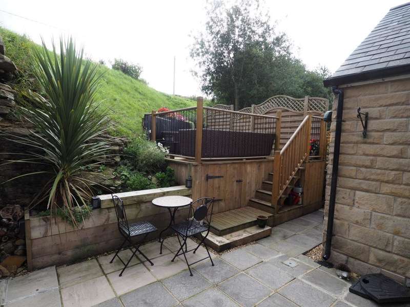 4 Bedroom End Of Terrace For Sale In Glossop Road, Little Hayfield